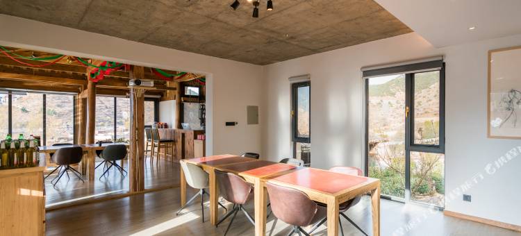 泸沽湖半山阳光精品客栈图片