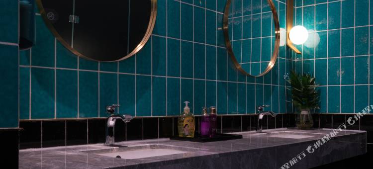 艾居璞雅精品酒店(营口鲅鱼圈区月亮湖公园店)图片