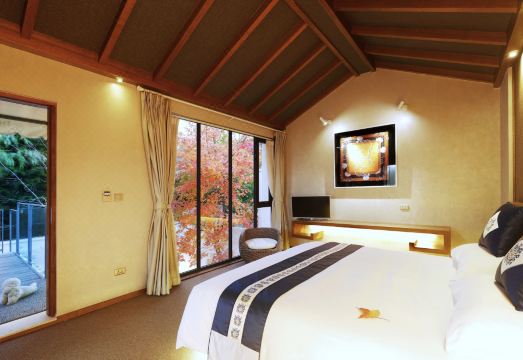 The One Hotels & Resorts Hotel Overview