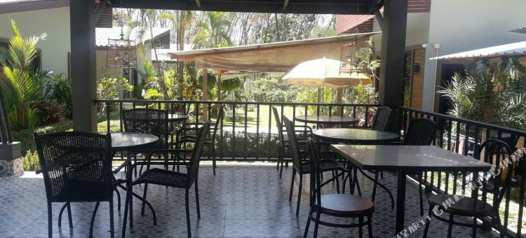 司隶纳帕普吉岛度假村(Phuket Sirinapha Resort)图片