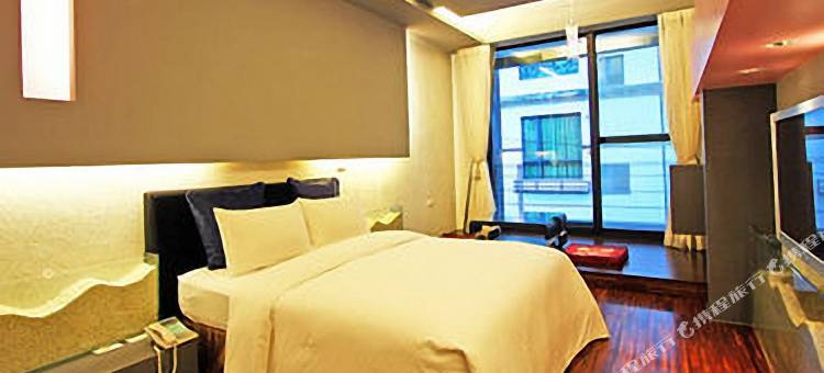 屏东金沙湾二馆时尚旅店图片