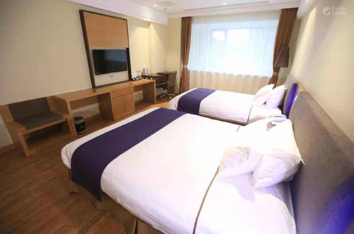 V Yeginn Hotel Hotel Reviews And Room Rates - 