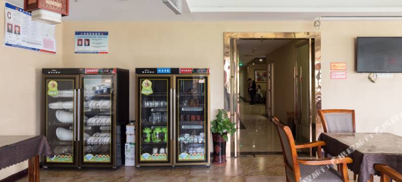 郡皇酒店(重庆火车西站彩云湖地铁站店)图片