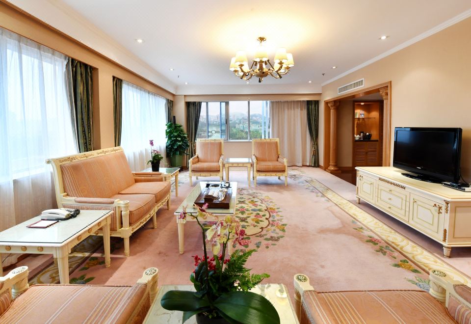 Fujian West Lake Hotel Hotel Overview