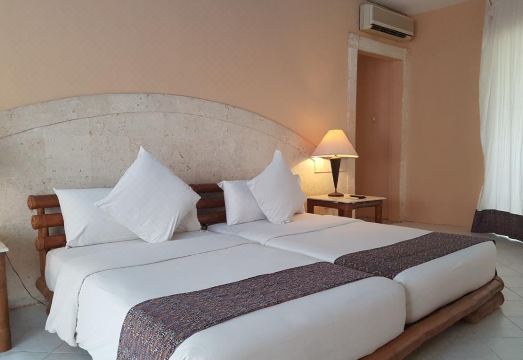 Cordova Reef Village ResortHotel Overview