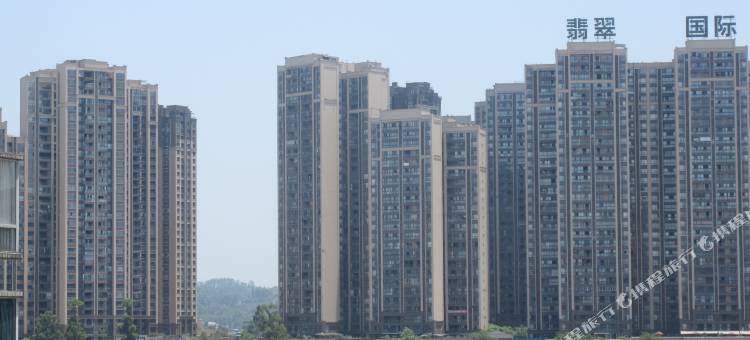 派酒店(乐山高铁站万达广场店)图片