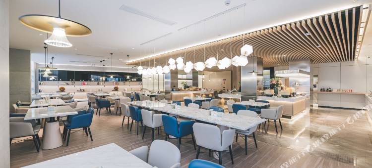 义乌国际商贸城稠州北路亚朵酒店图片