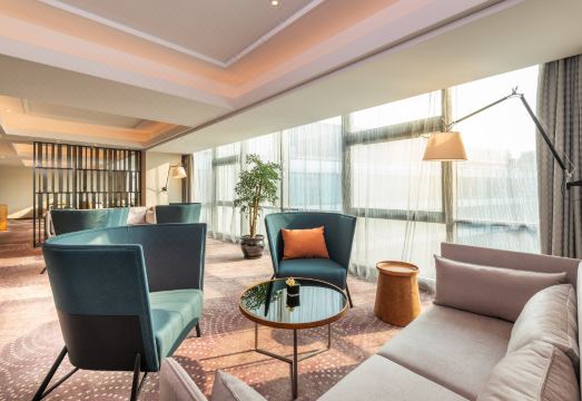 Novotel Shanghai Hongqiao Hotel Overview