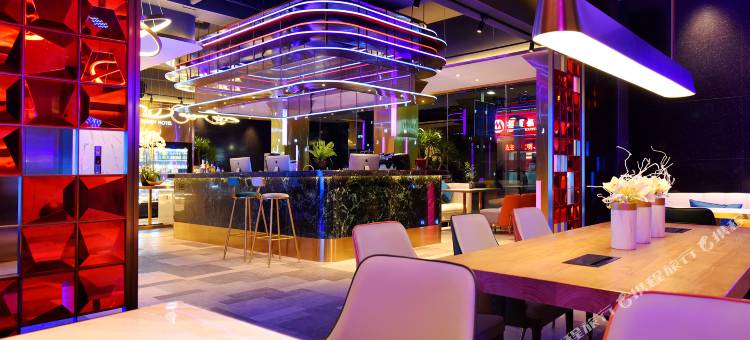 雅格欢聚酒店(宜昌滨江公园CBD购物中心店)图片