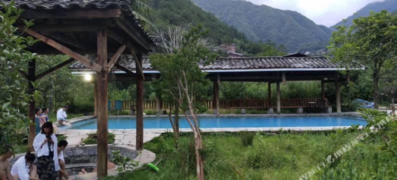 海螺沟古泉温泉酒店图片