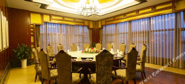 乐至宏扬·玲路酒店图片