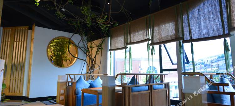 友佳Traders酒店(彭州市龙兴寺彭州站店)图片