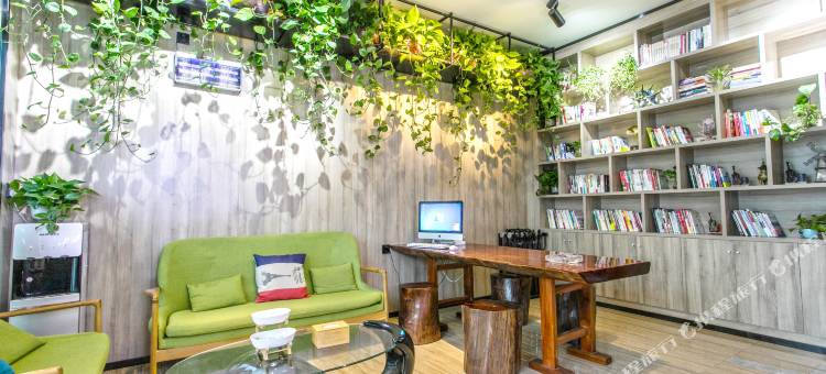 花居酒店(苏州工业园区金鸡湖西东环路地铁站店)图片