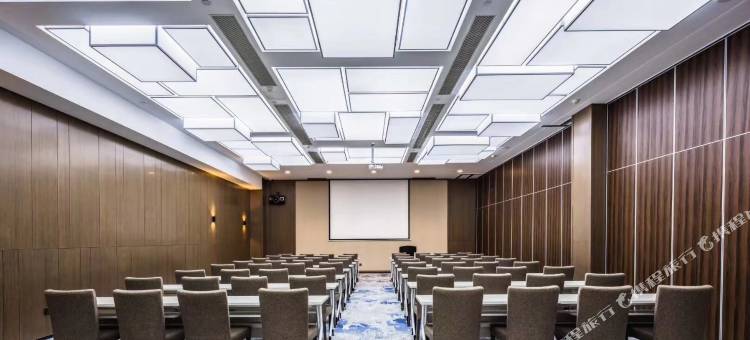 淄博高新区高铁北站亚朵酒店图片