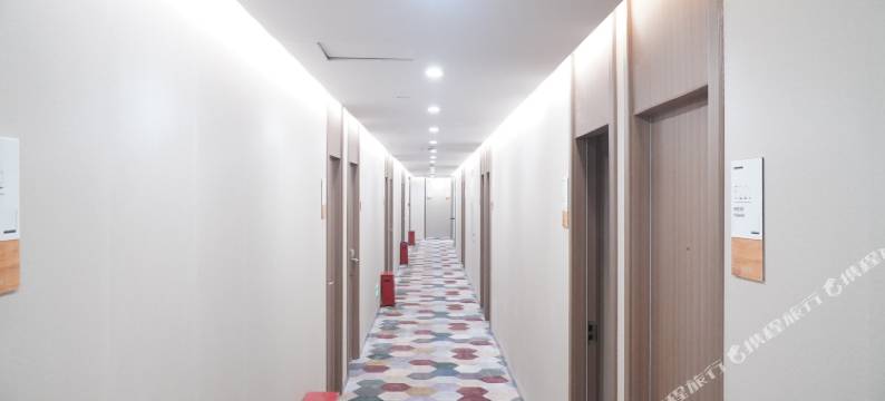 盒子空间酒店(上海交大店)图片
