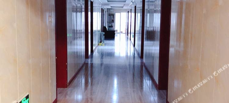 OYO十堰德胜宾馆图片