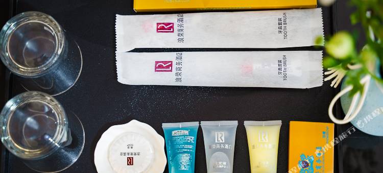 深圳浪荣商务酒店(龙华大浪时尚小镇店)图片