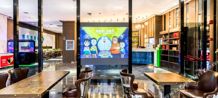 潮漫酒店(哈尔滨中央大街步行街公路大桥地铁站店)图片