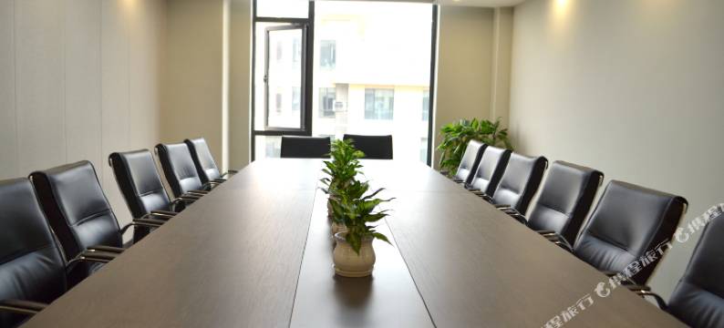 张家界龙翔国际酒店(天门山索道店)图片