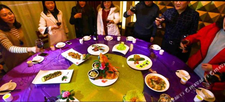 镇安正和假日酒店图片