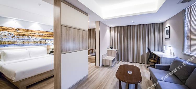 济南奥体中心汉峪金谷亚朵酒店图片