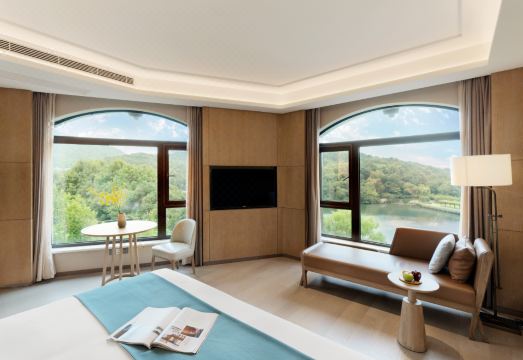 Hushan Resort HangzhouHotel Overview