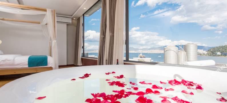 大理海天一色海景酒店(洱海公园兴盛大桥店)图片