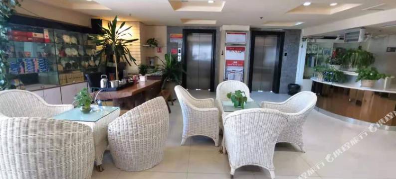 哈啰轻酒店(昆明塘子巷地铁站店)图片