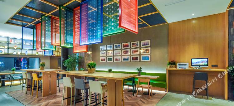 秋果酒店(重庆两江幸福广场光电园轻轨站店)图片