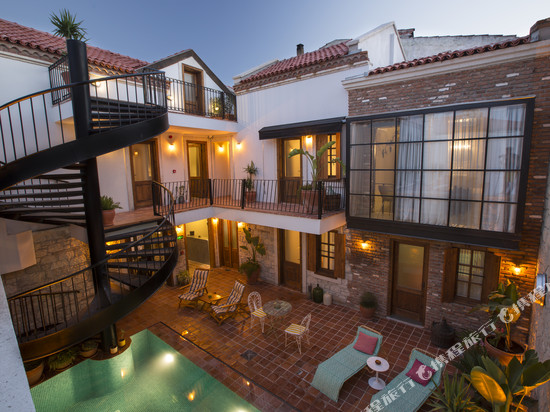 阿拉卡提流行酒店