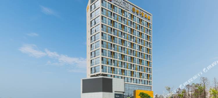 云季不凡公寓(佛山长鹿农庄银钻广场店)图片