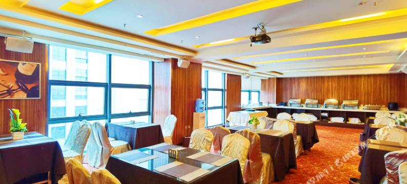 昆明南洋大酒店(新螺蛳湾新亚洲体育城地铁站店)图片