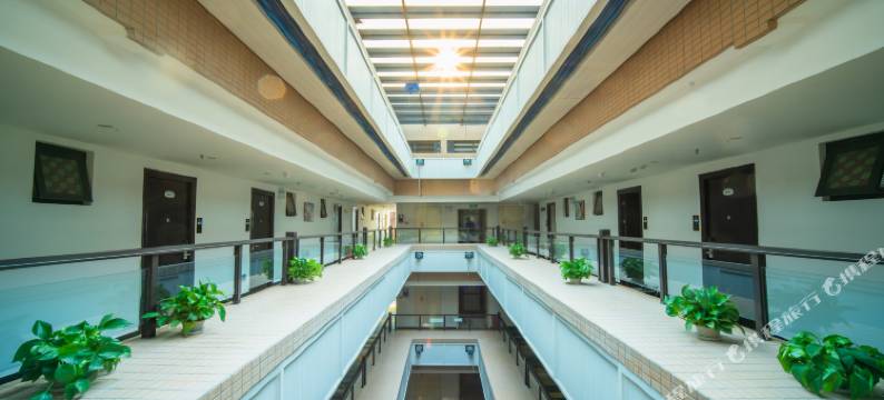 慕斯酒店(崇州万达高铁站店)图片