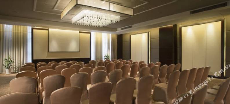 抚仙湖君临假日酒店图片