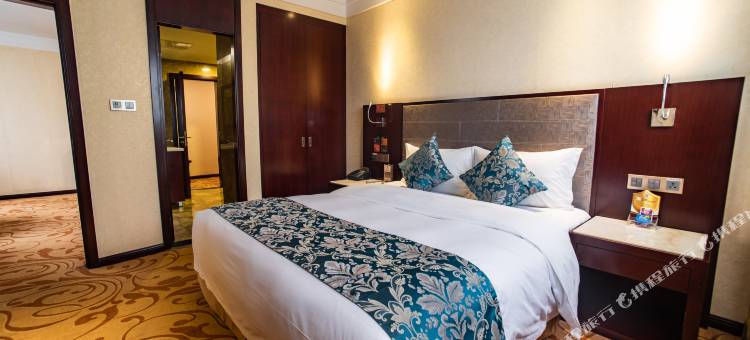 贵州山水大酒店(黔灵山公园北京路地铁站店)图片