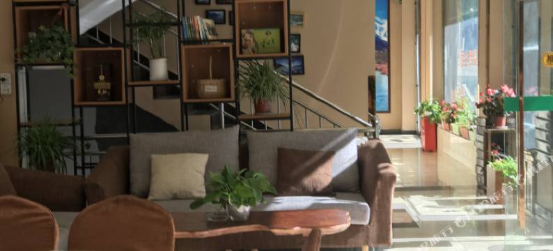 雅江蜀渝商务酒店图片