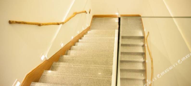 九仙山靴石山庄图片