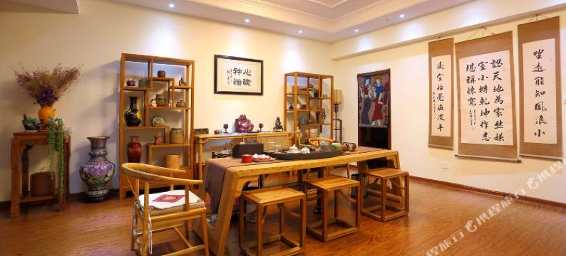 青岛鑫龙假日酒店(黄岛金沙滩石油大学地铁站店)图片