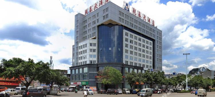 柳州市乾泰大酒店(柳州市第八中学店)图片