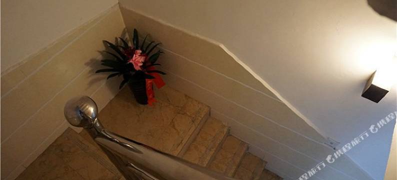 张家界庸城客栈(天门山索道店)图片