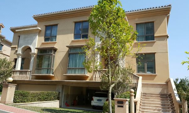 Century Seaview VillaHotel Overview