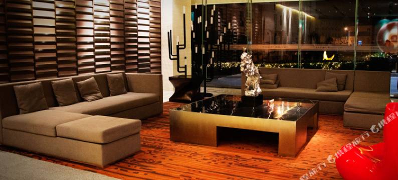 瑞奇公寓(青岛中联自由港湾店)图片