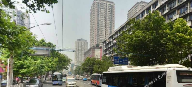 铂莱华大酒店(武汉江汉路步行街店)图片