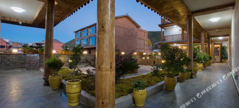 泸沽湖映月湖畔客栈图片