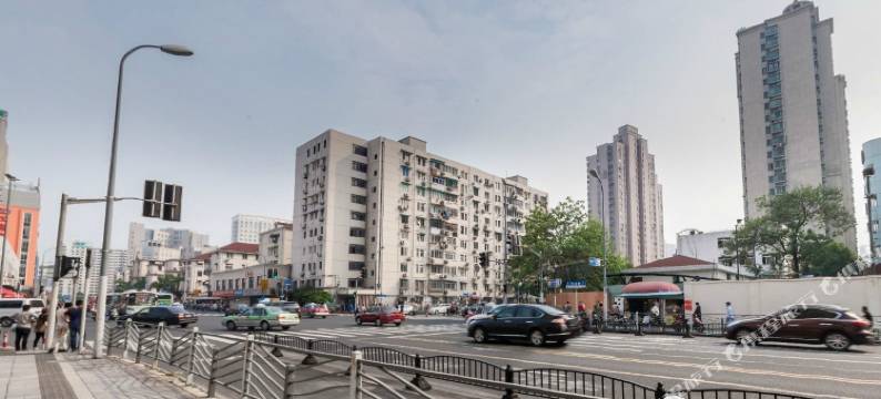 宝隆居家酒店(上海中山医院东安路地铁站店)图片