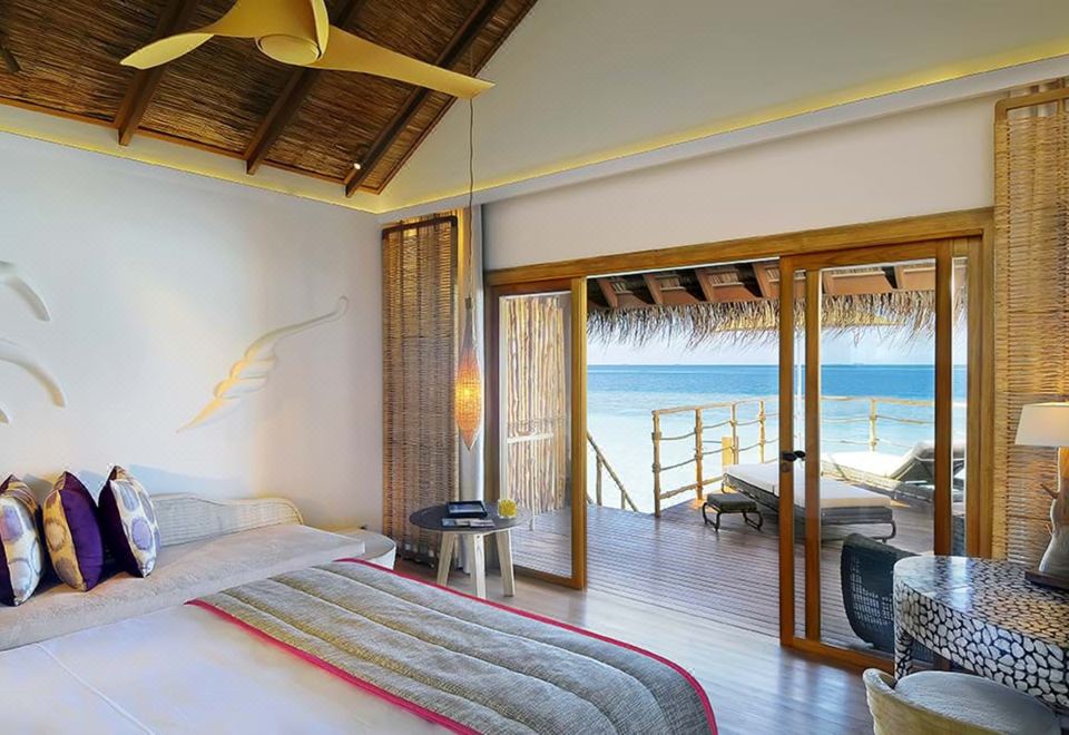 Constance MoofushiHotel Overview