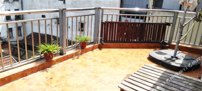 上海外滩南京路步行街俊俊之家普通公寓图片