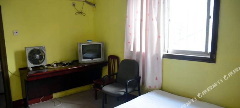 泰安龙潭招待所(泰山站中心医院店)图片