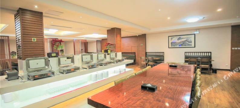 新爵皇家酒店(上海浦东机场大道店)图片