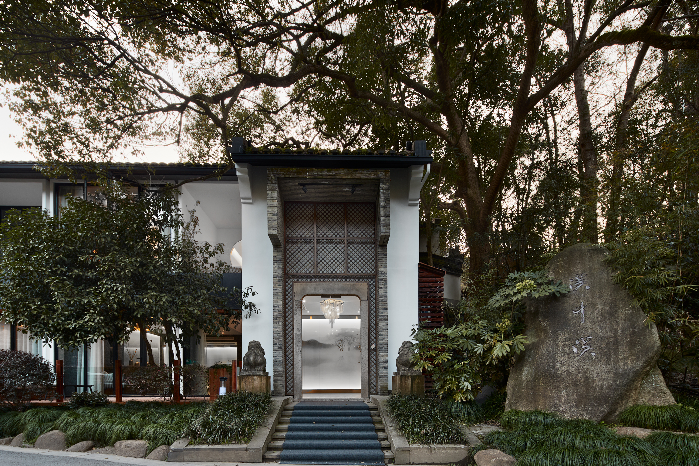 Xizhongxi Holiday HotelOver view